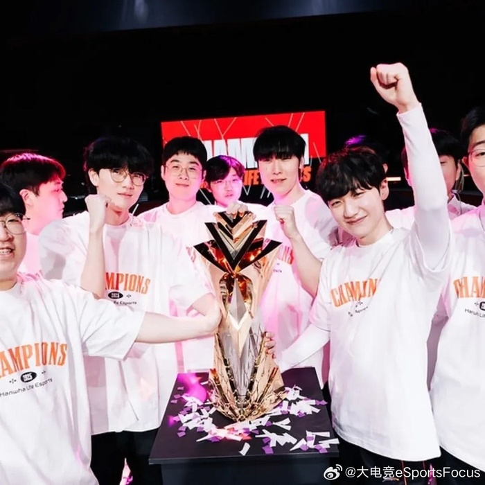 开云体育官网-HLE翻盘TL，Peanut关键团战开团秒人鏖战多局全球总决赛，引爆全场热议的简单介绍