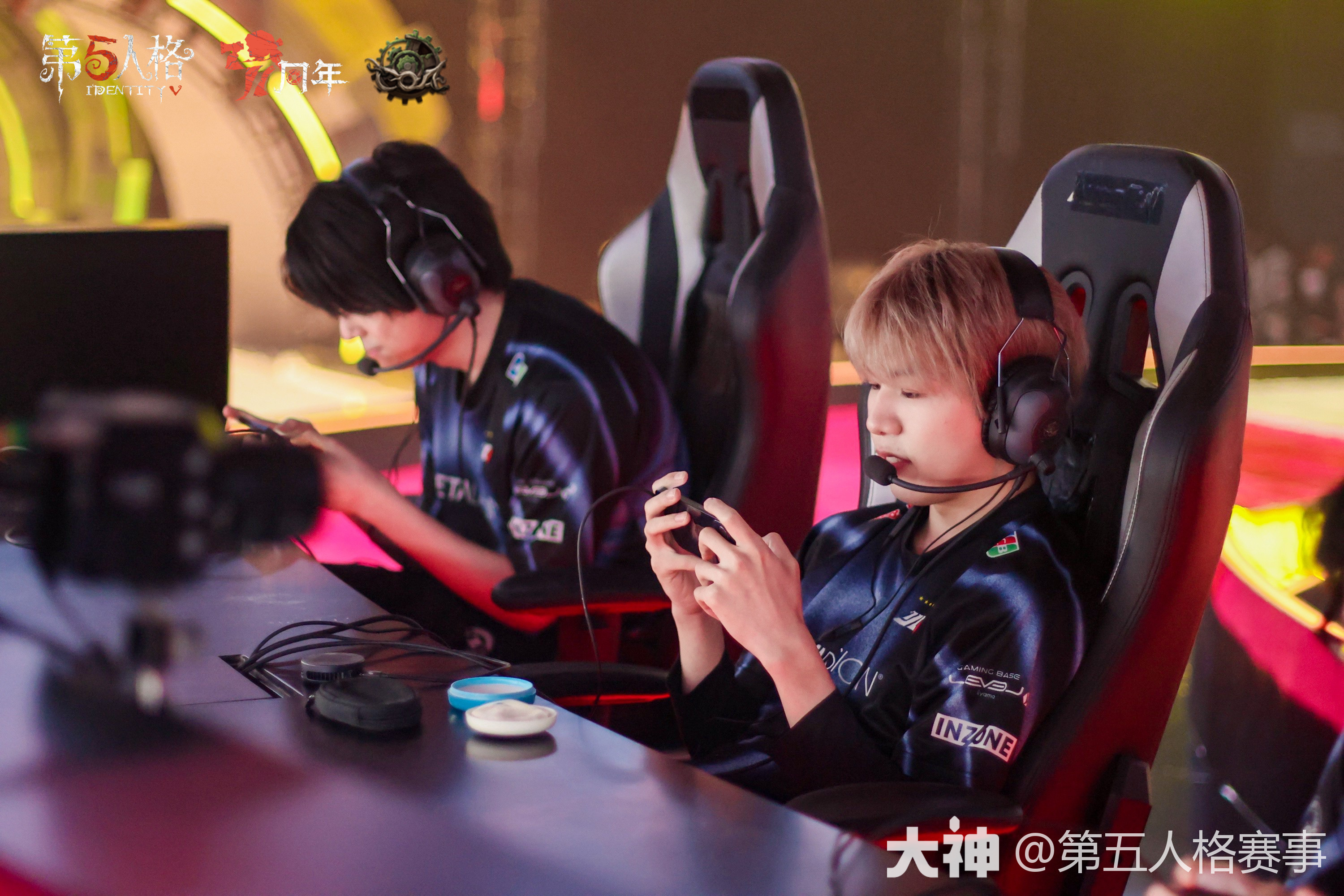 包含DK绝杀NS，ShowMaker线上压制力十足宿敌对决全球总决赛，技惊四座的词条