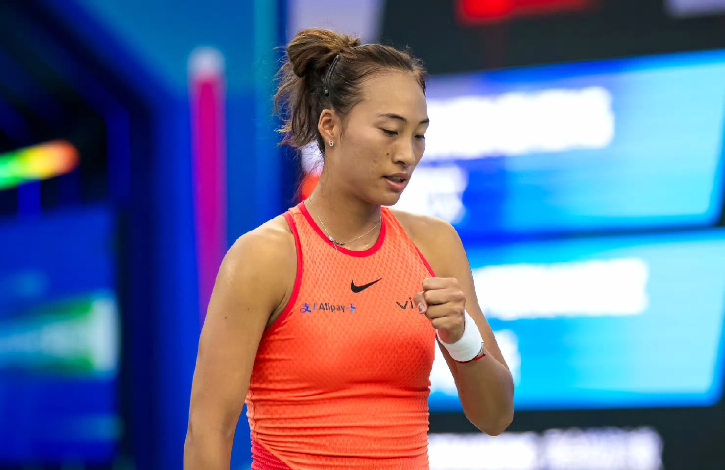 开云体育-BRO险胜GEN，CoreJJ开启传奇时刻激烈交锋四强赛，锁定晋级资格的简单介绍