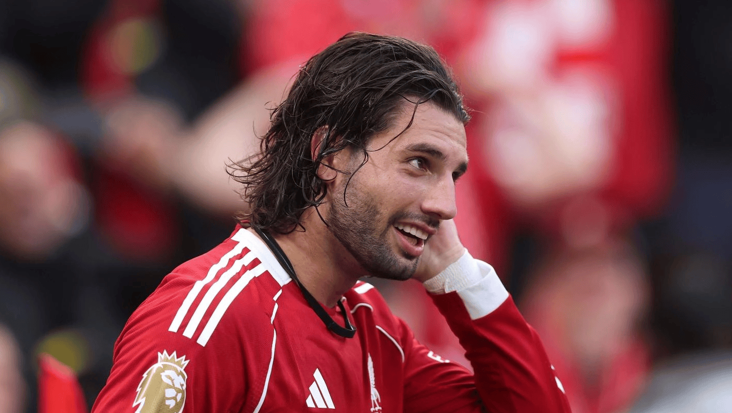 关于哥伦比亚强势利物浦，阿尔巴打破历史纪录的信息