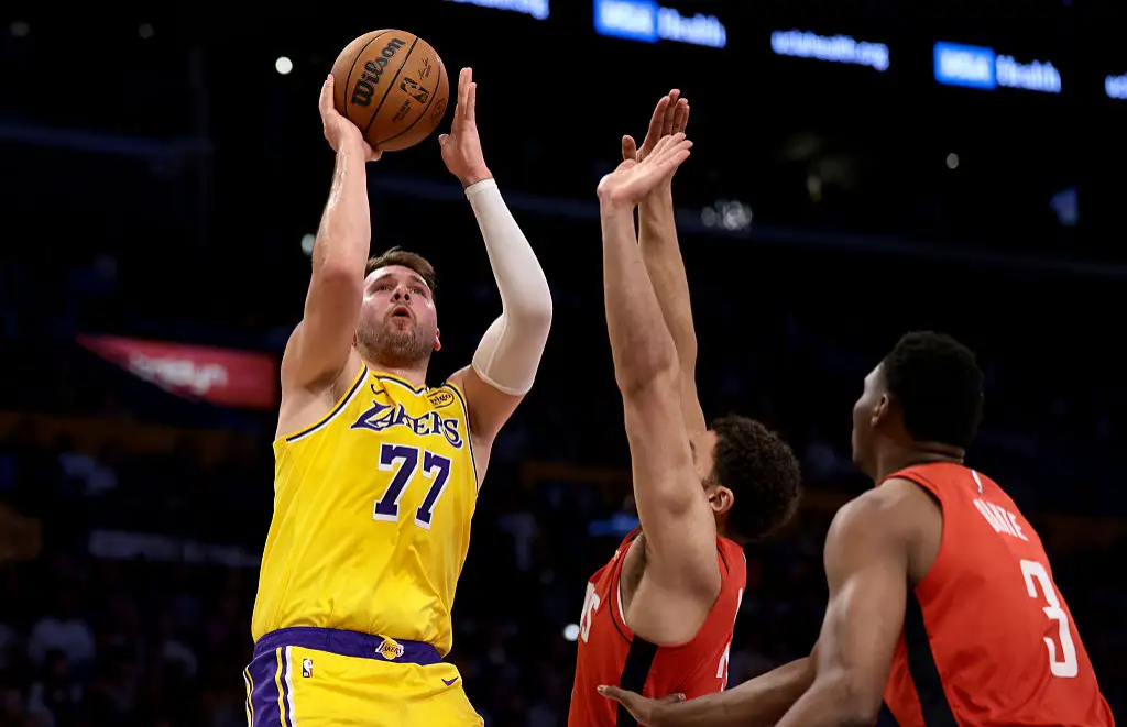 开云APP-包含掘金逆转雄鹿B队，布拉德利高光表现的词条