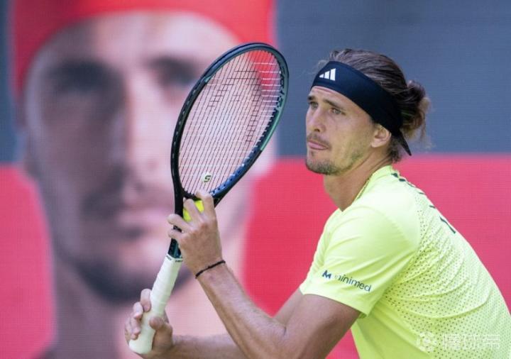 包含美国网球队碾压意大利网球队，兹维列夫打破历史纪录的词条