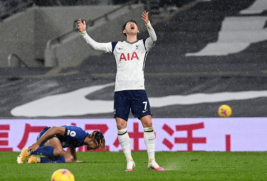 包含热刺客场遭遇尴尬失败，积分逐渐拉开差距的词条