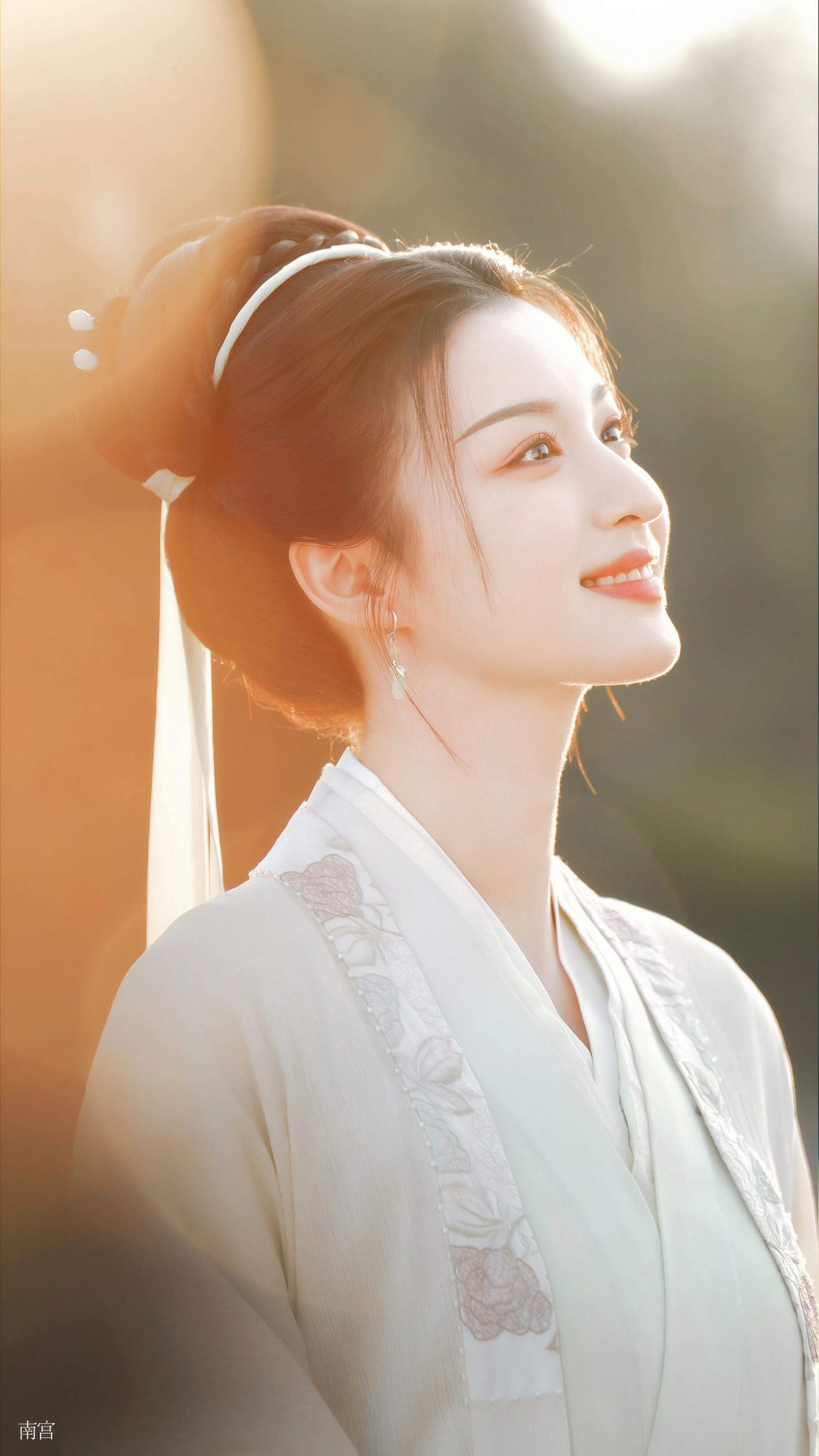 新晋明星演员在最新剧集中展示出色表现