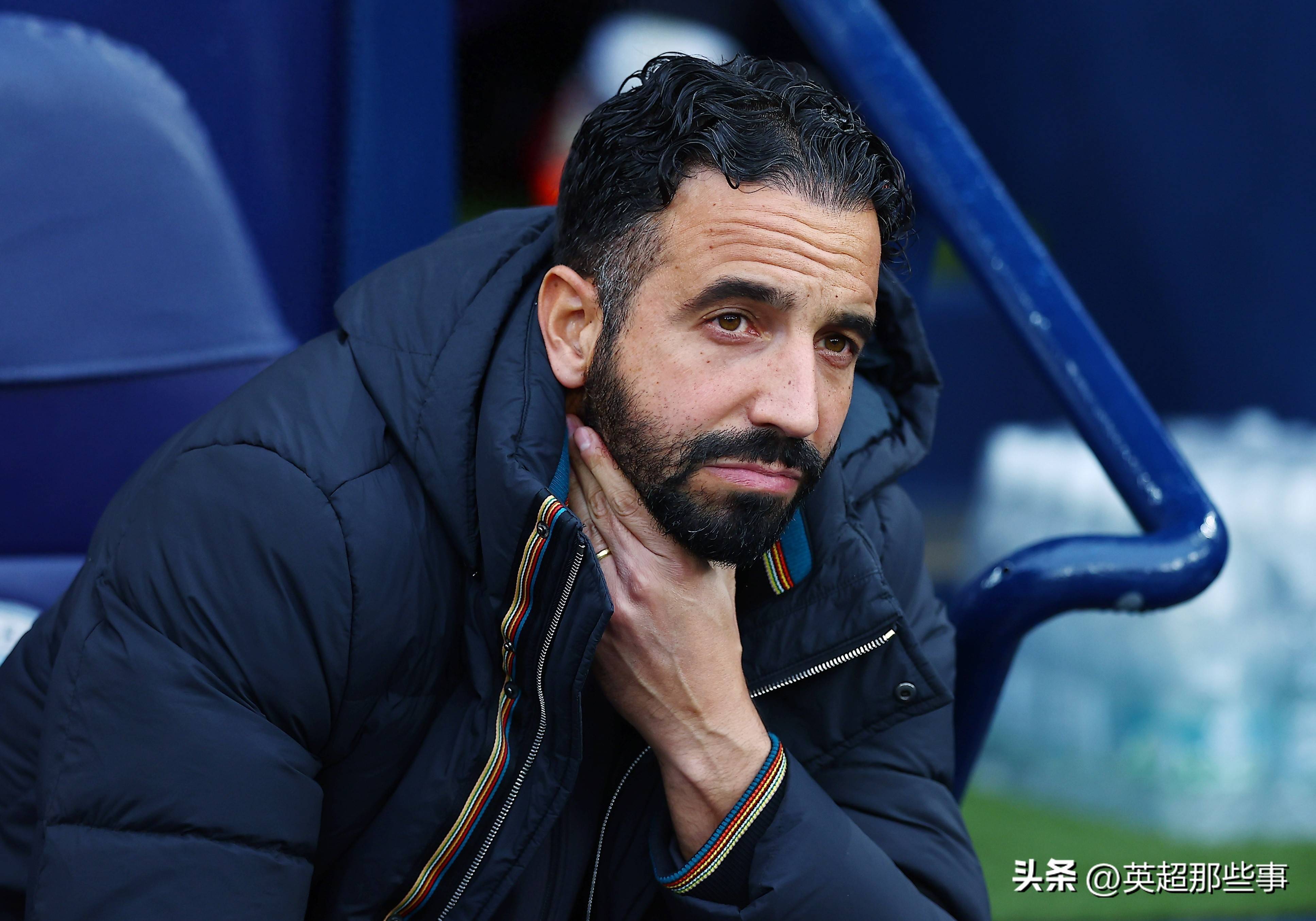 曼联客场大败,球员表现低迷 曼联客场大败,球员表现低迷