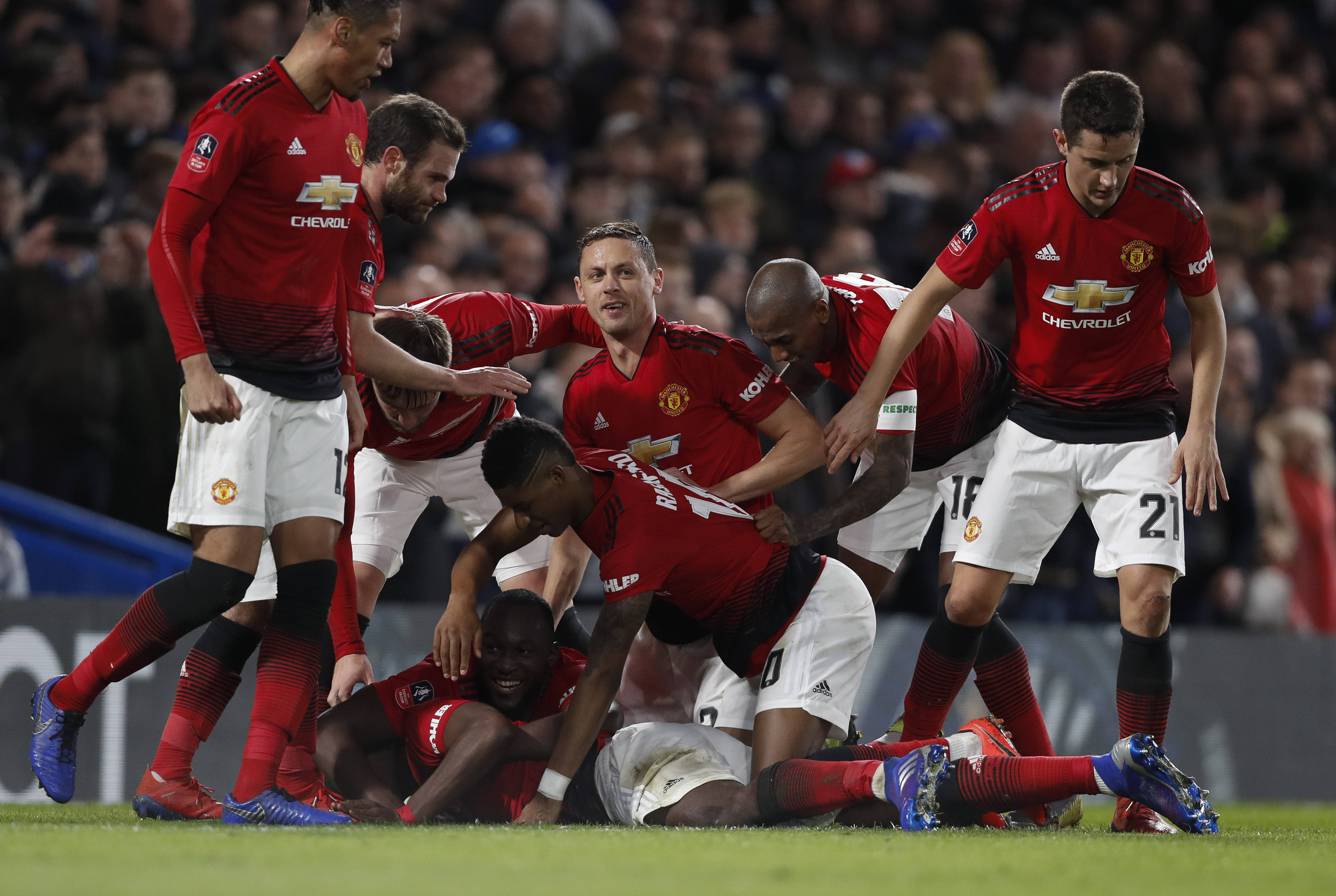 曼联客场艰难击败谢菲联,争冠希望渐现的简单介绍 曼联客场艰难击败谢菲联,争冠希望渐现的简单介绍