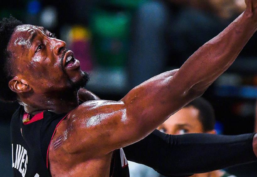 夺冠热门屡屡现身，秀出绝技的简单介绍