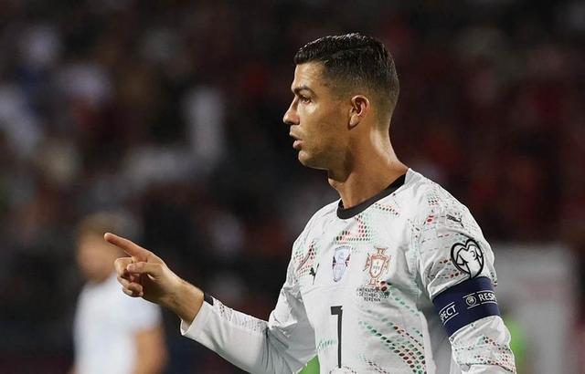 英格兰力克波黑，领跑小组积分榜的简单介绍