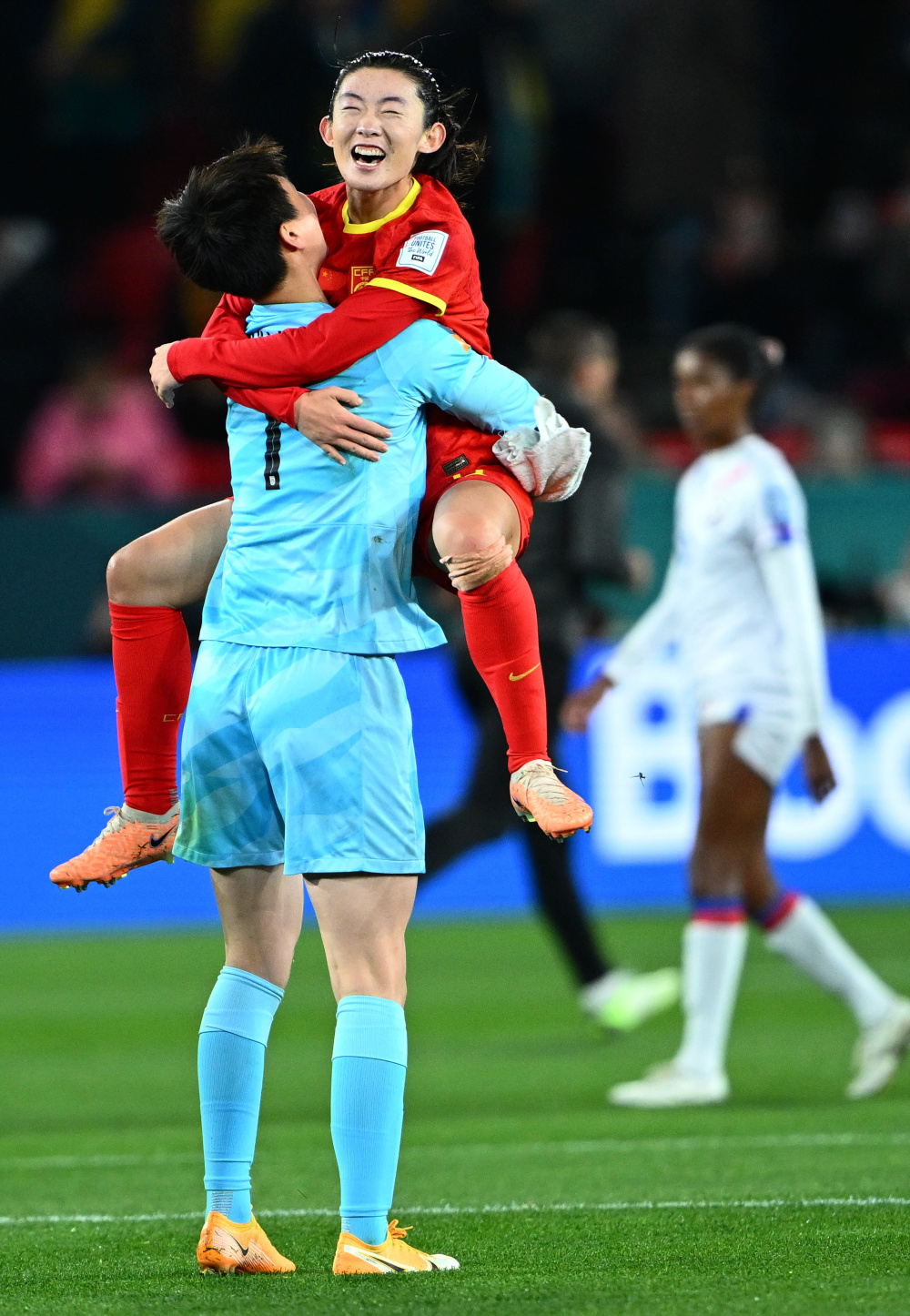 海地足球队组织慈善跑步比赛