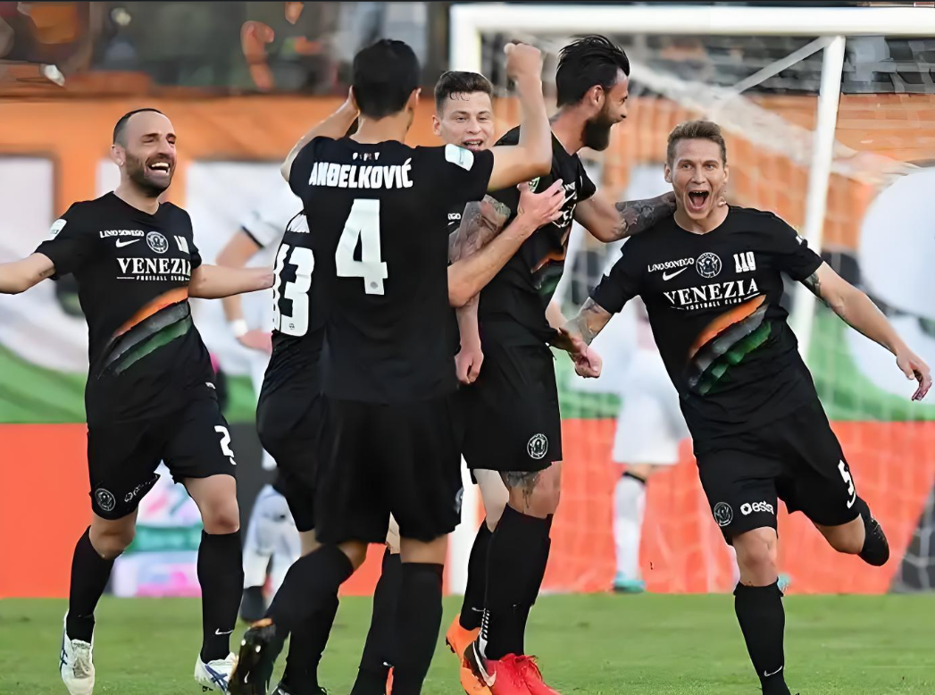 意甲比赛火花四溅，球队竞争激烈