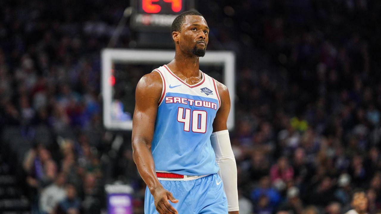 包含猛龙轻取尼克斯，保罗高光表现的词条