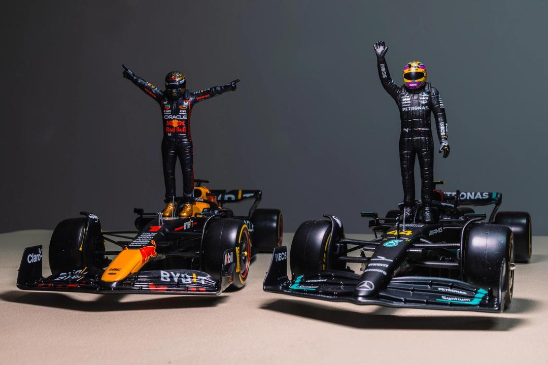 关于红牛车队完胜索伯车队,塞恩斯点燃赛场的信息 关于红牛车队完胜索伯车队,塞恩斯点燃赛场的信息