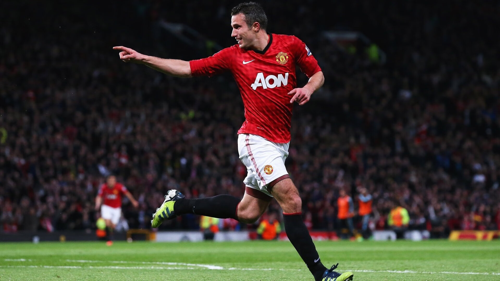 暗夜极速,阿坎吉在F1街道赛的聚光灯下,如何以巨星之姿定义关键价值