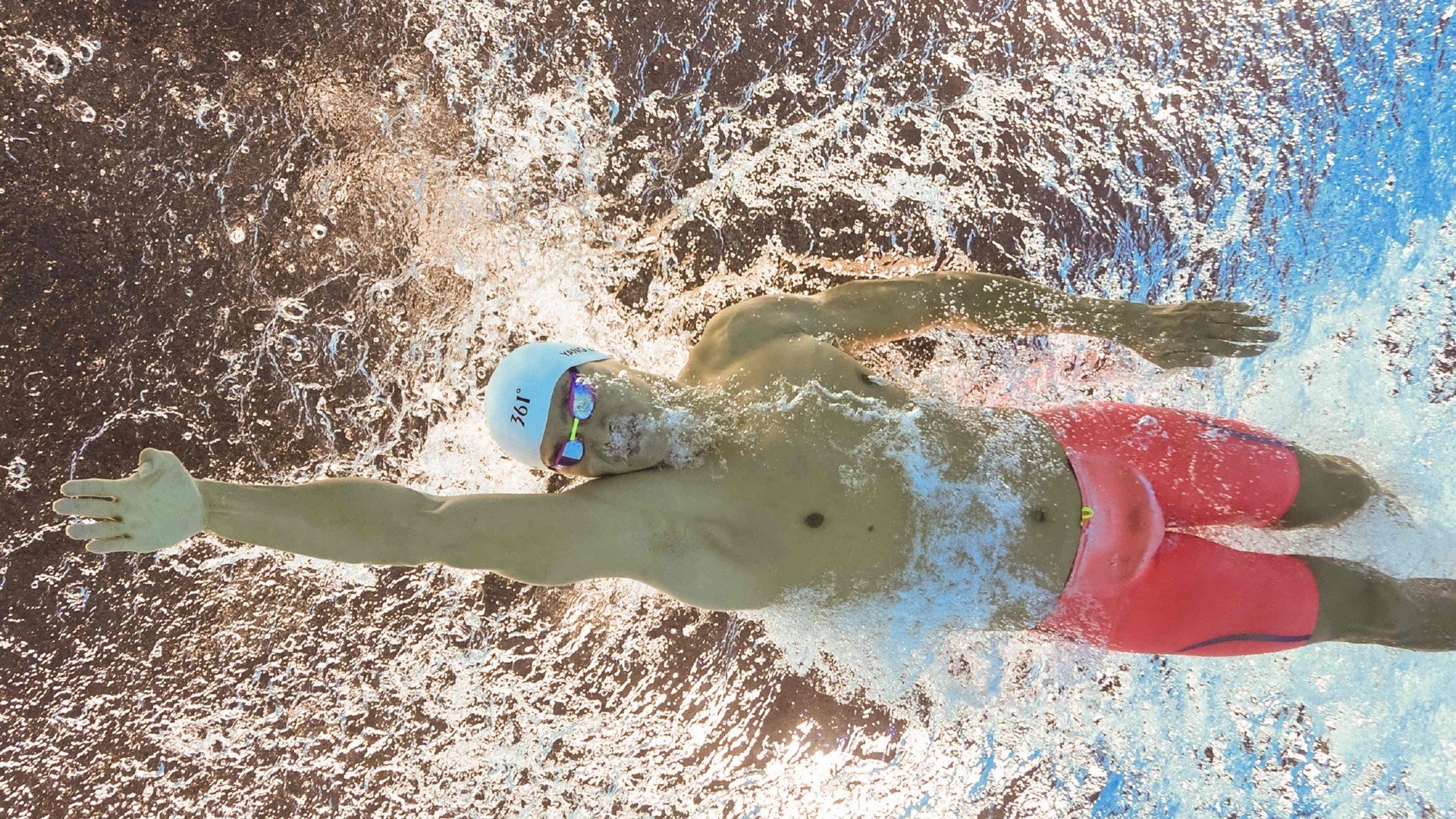 蛰穿苍穹，当黄蜂刺透雷霆，武切维奇用实力重写命运