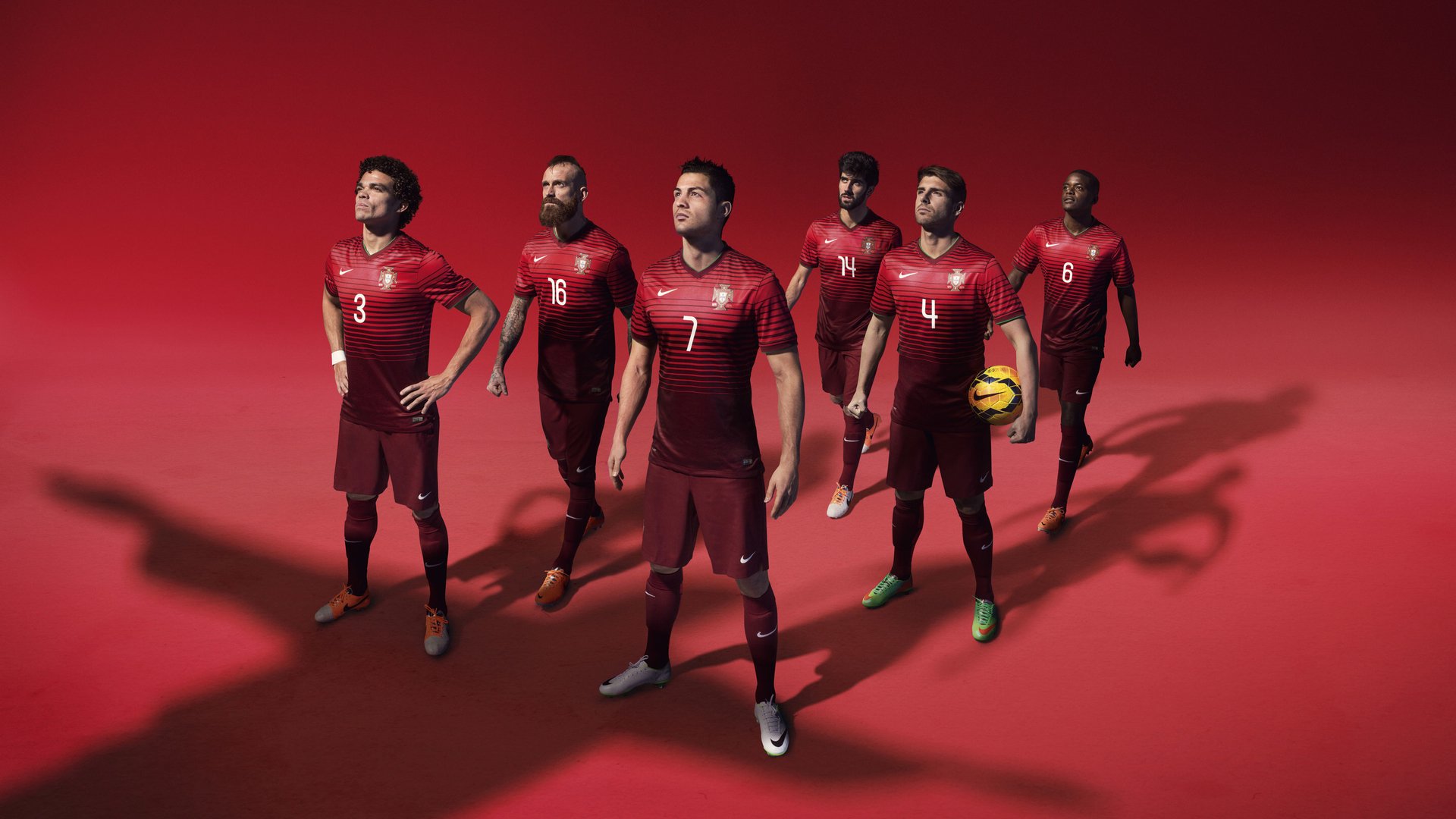 智利鏖战克罗地亚，南美坚韧与欧洲技艺的碰撞，哈兰德却在北欧刷新纪录的孤寂